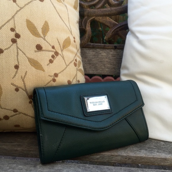 Tignanello Handbags - Tignanello • Large Forest Green Wallet Clutch
